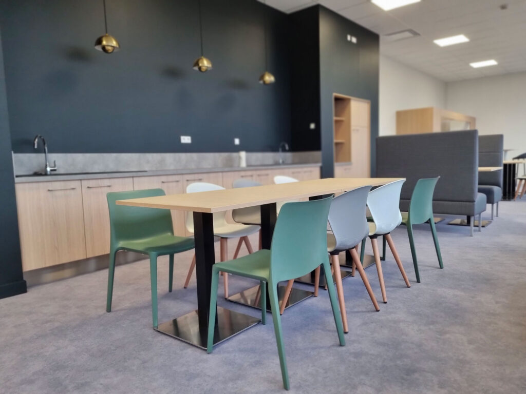 reemploi-mobilier-de-bureau-Siege-eco-responsable-City-les-Herbiers-Restauration-recycle-smoov-design