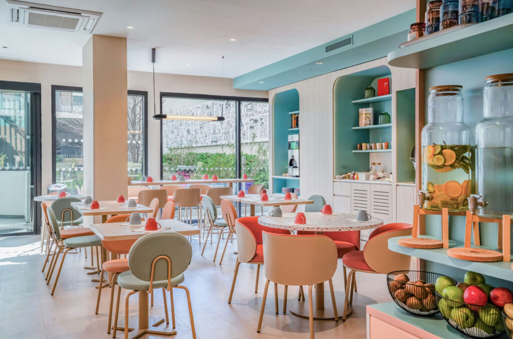 amenagement-salle-de-pause-entreprise-tables-smoov-design